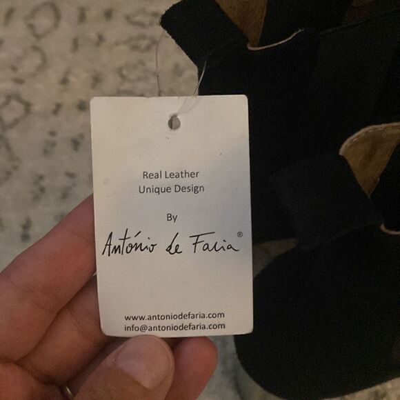 Black suede booties - Picture 3 of 3